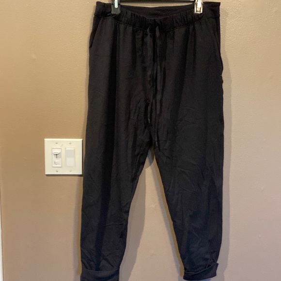lululemon athletica Pants - Womens size large (No size dot) lululemon pants in excellent new condition.
